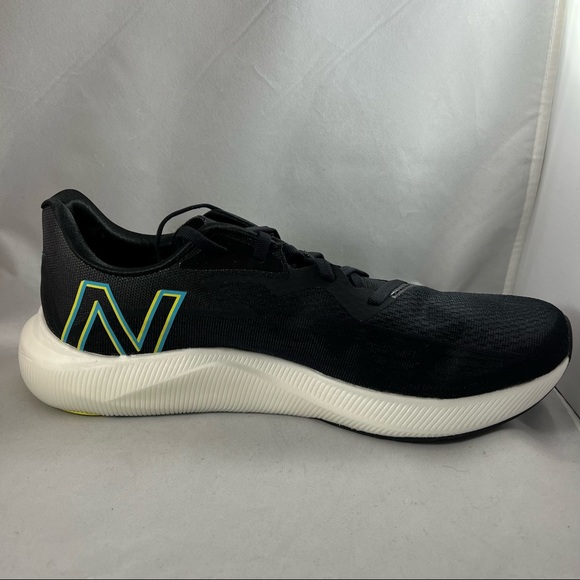 NWT New Balance FuelCell Rebel v2 - Men's size 12 - Picture 11 of 14